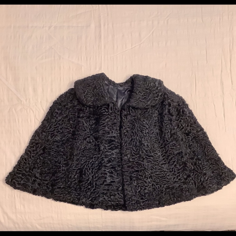 Cape, black lamb’s wool